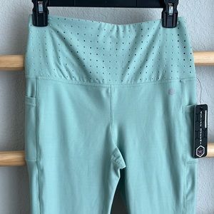 Active Queen 7/8 leggings Sz M